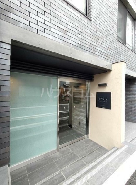 14/19 エントランス