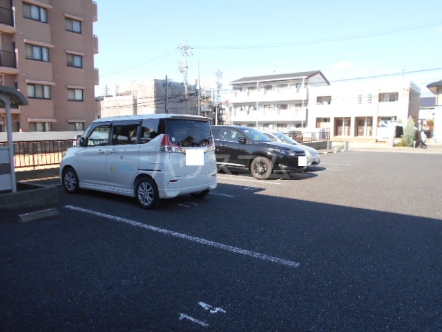 19/28 駐車場