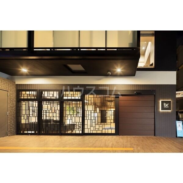 24/30 エントランス