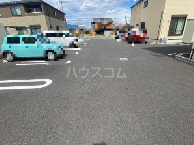 28/30 駐車場