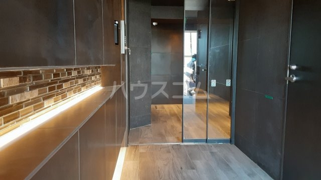 25/29 エントランス