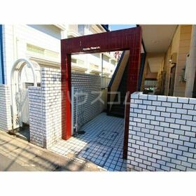 18/28 エントランス