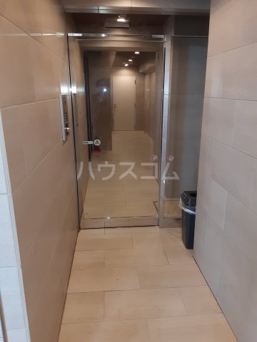 23/30 エントランス