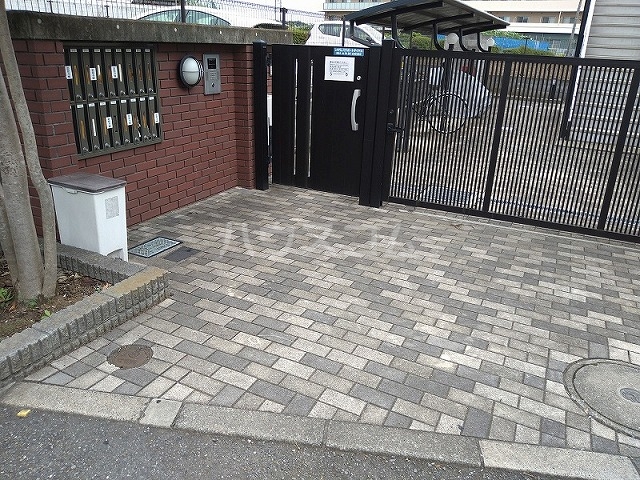 18/26 エントランス