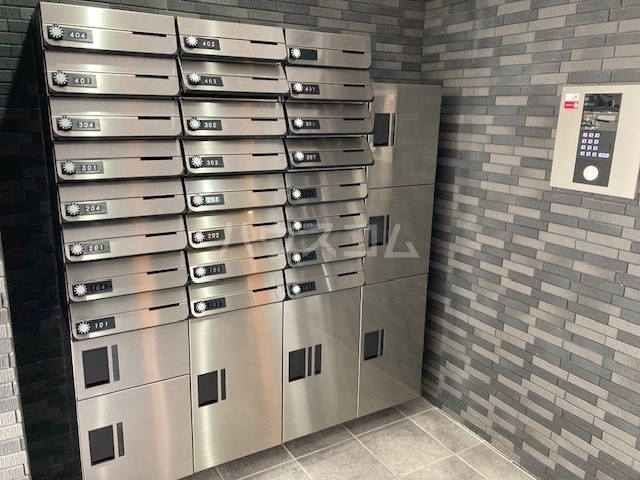 15/21 エントランス