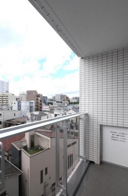 16/23 バルコニー
