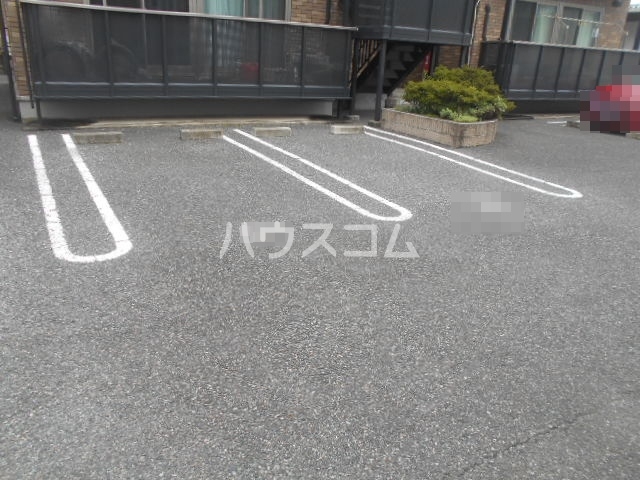 19/28 駐車場