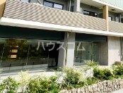 16/20 エントランス