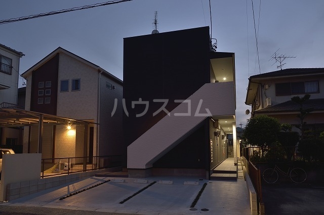 17/26 エントランス