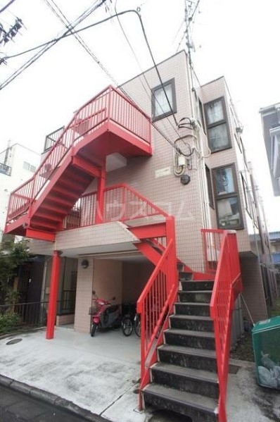 21/30 エントランス