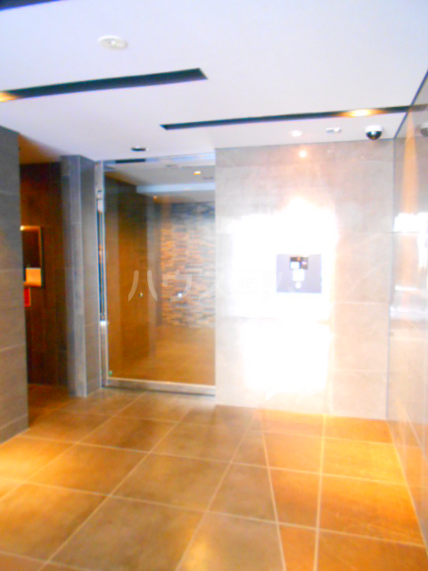 26/30 エントランス