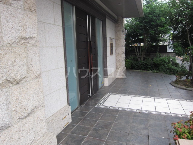 2/4 エントランス