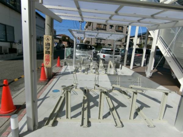 17/23 エントランス