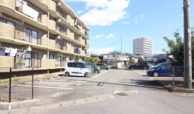 23/25 駐車場