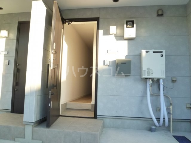 25/30 エントランス