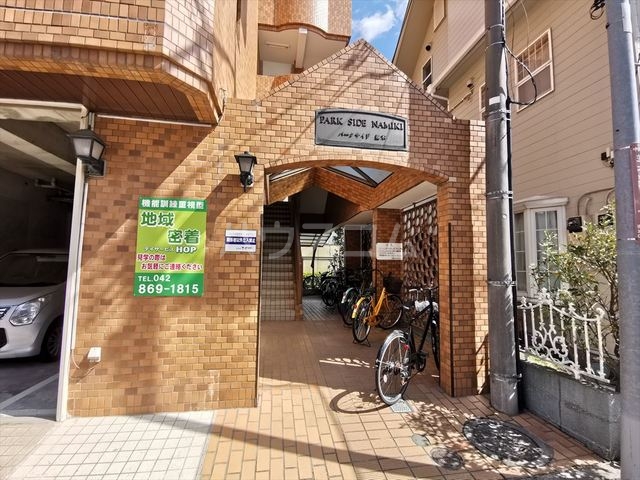 19/29 エントランス