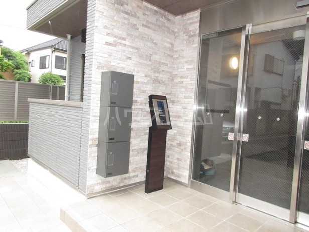 19/25 エントランス