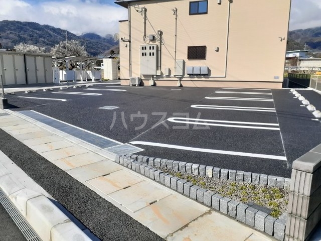 14/20 駐車場