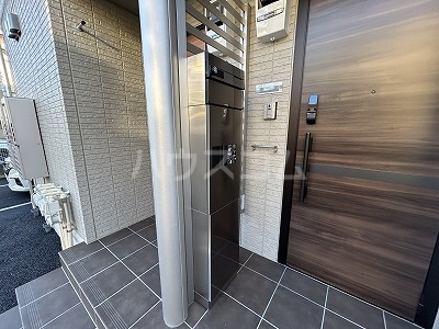 21/30 エントランス