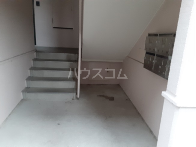 28/30 エントランス