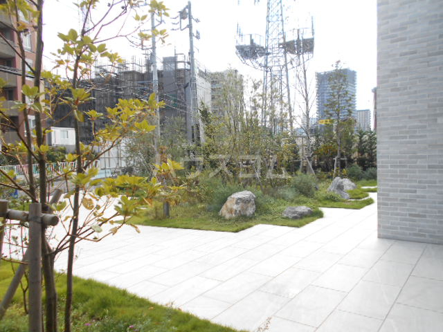 23/30 エントランス