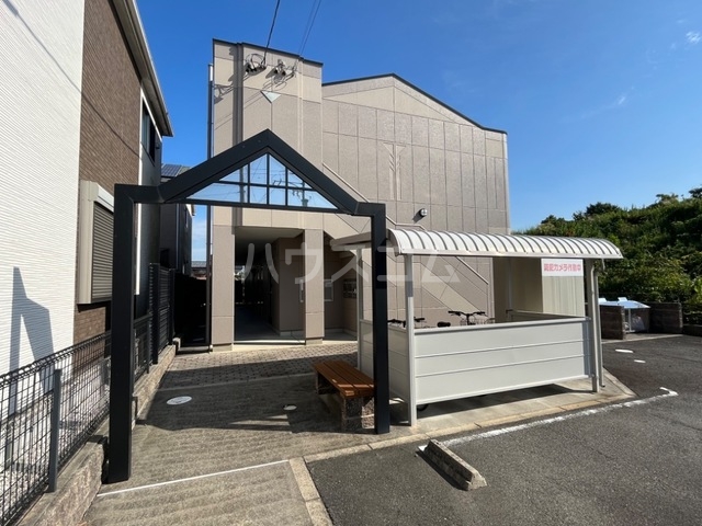 24/27 エントランス