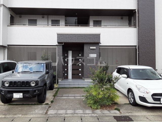 17/19 エントランス