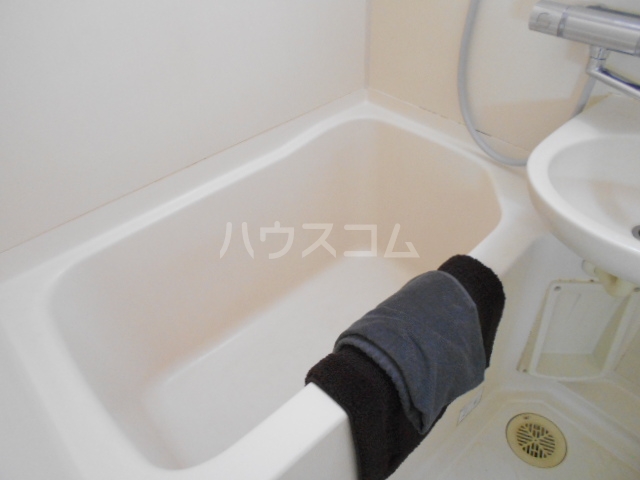 13/28 浴室