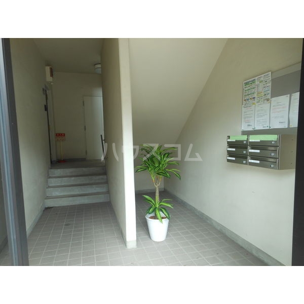 20/29 エントランス