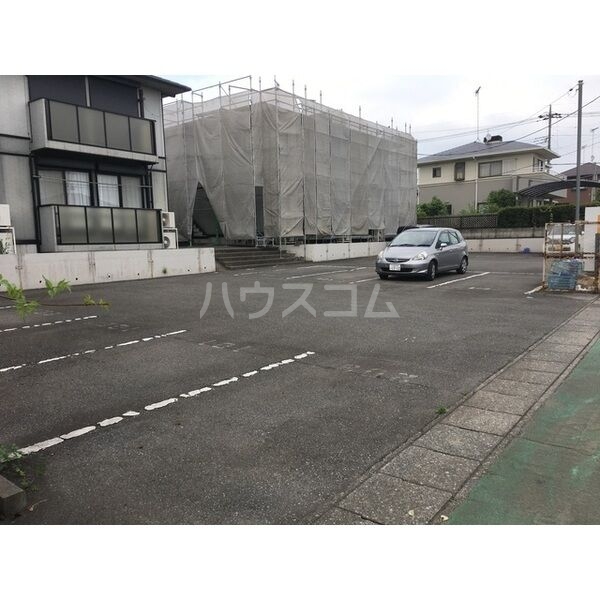 14/14 駐車場