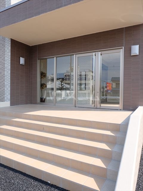 20/30 エントランス