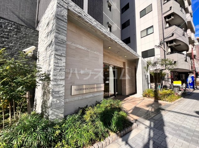 27/30 エントランス