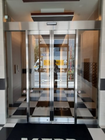 24/30 エントランス