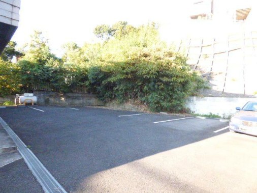 18/24 駐車場