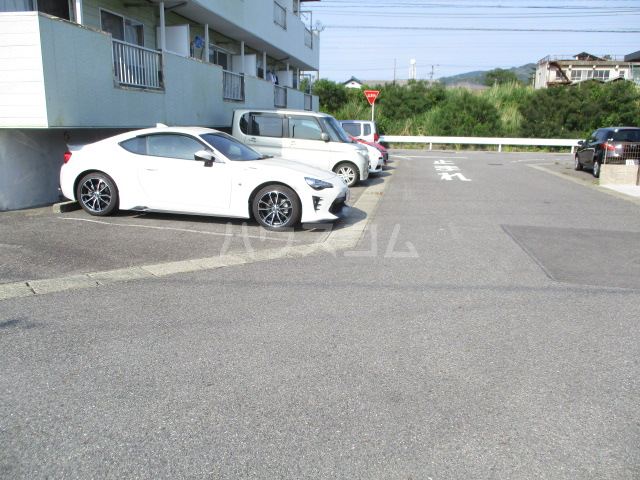 20/30 駐車場