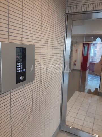 24/29 エントランス