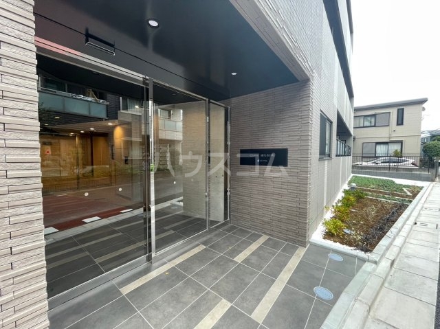 28/30 エントランス