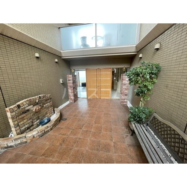 20/22 エントランス