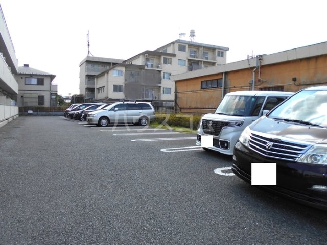 28/30 駐車場