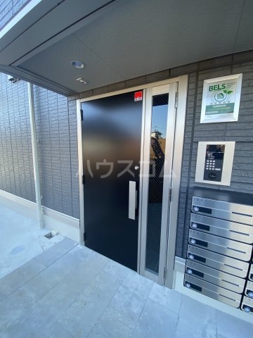 24/25 エントランス