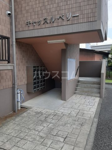 27/30 エントランス