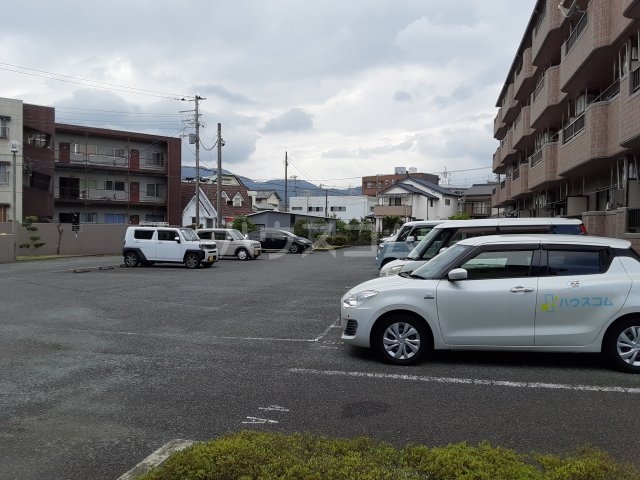 28/30 駐車場