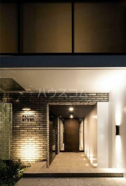 16/18 エントランス