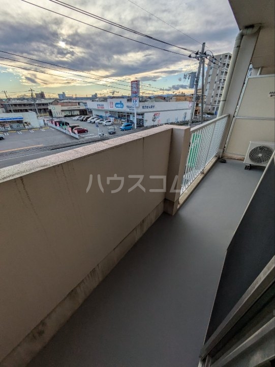 17/28 バルコニー