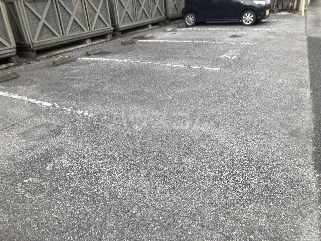 22/30 駐車場