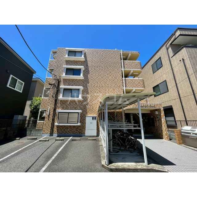 21/30 エントランス