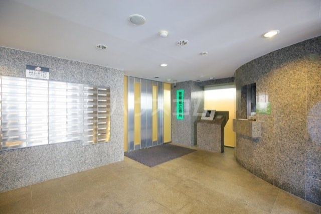 18/20 エントランス