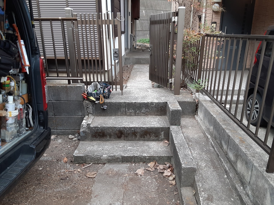 22/26 エントランス