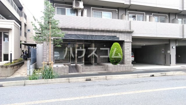 20/30 エントランス