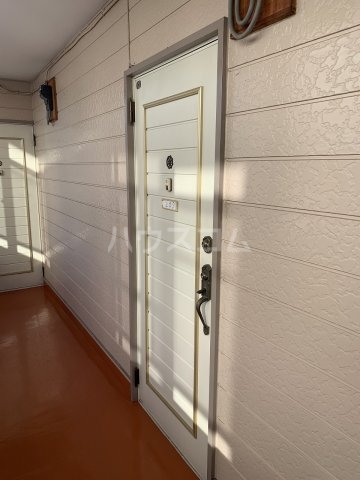 24/30 エントランス